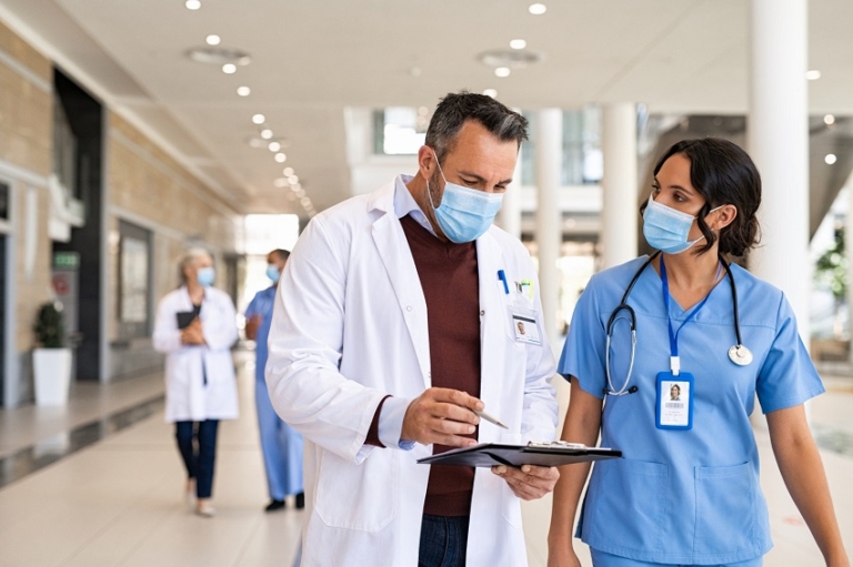 What is the difference between an observership and an externship?